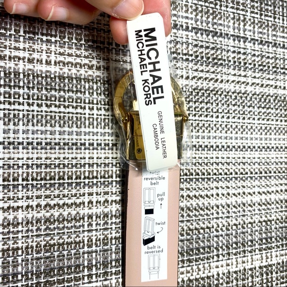BRAND NEW MICHAEL Michael Kors Reversible Floral White Belt Gold Buckle Size M❤️ - Picture 5 of 7